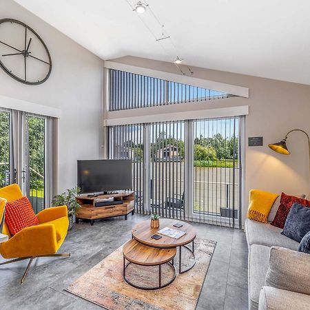 Woad Mill Lakeside Lodges Boston Esterno foto