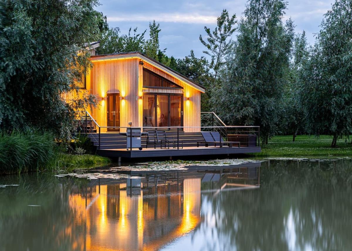 Woad Mill Lakeside Lodges Boston Esterno foto