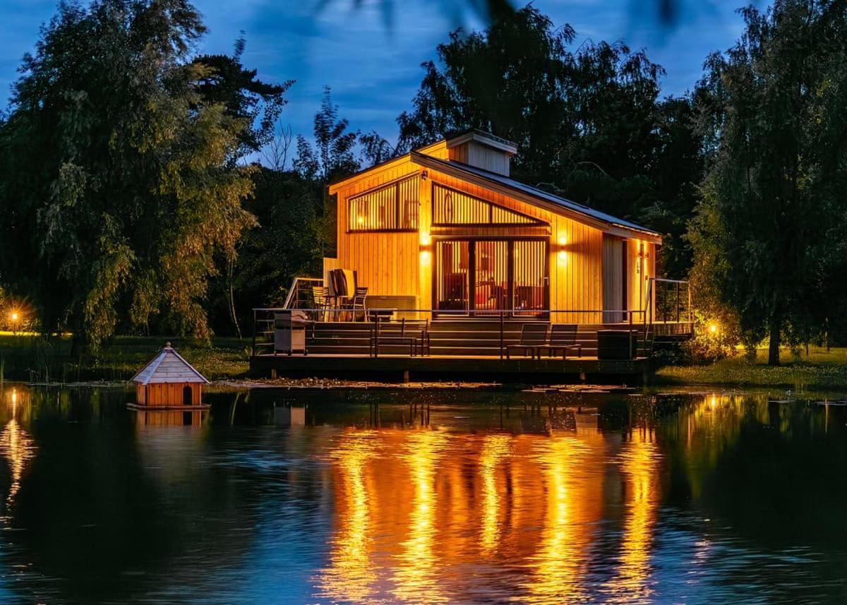 Woad Mill Lakeside Lodges Boston Esterno foto